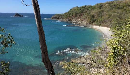 Intenso operativo de búsqueda tras desaparición de adolescente durante buceo en Guanacaste