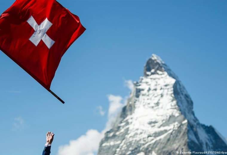 Suiza vota en referéndum para limitar su población a menos de 10 millones de habitantes