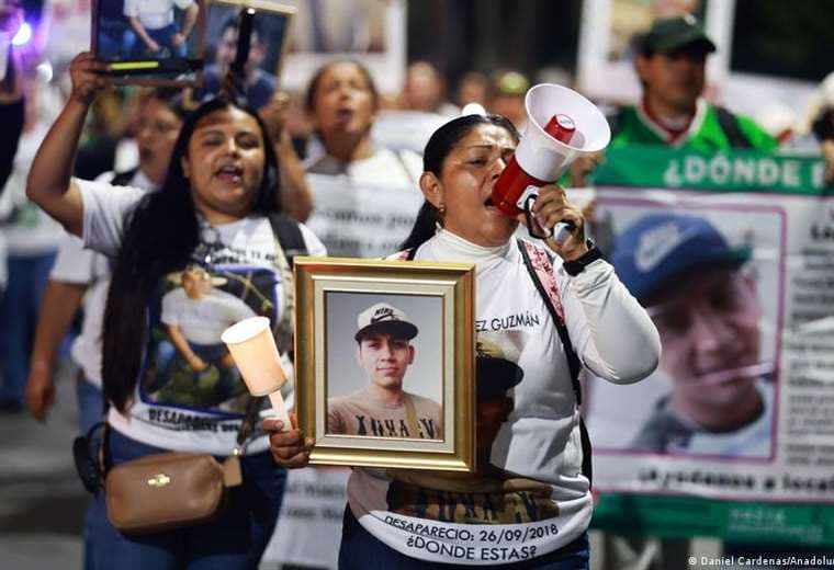 Horas antes del Mundial, familiares de desaparecidos se manifiestan en México