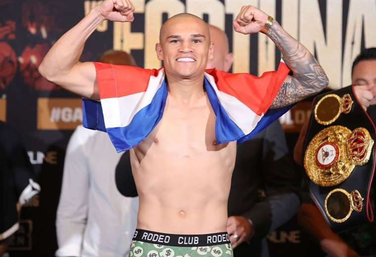 David "Medallita" Jiménez hace historia al ser nombrado campeón mundial absoluto de boxeo