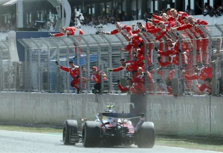 Primera victoria de Hamilton con Ferrari, Antonelli abandona en Cataluña