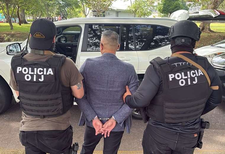 Presidente de equipo de fútbol de Primera División detenido para extradición a EE. UU.