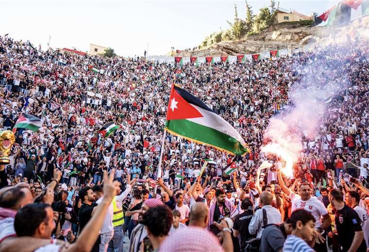 Un aficionado fallece en Jordania tras estampida en retransmisión del Mundial