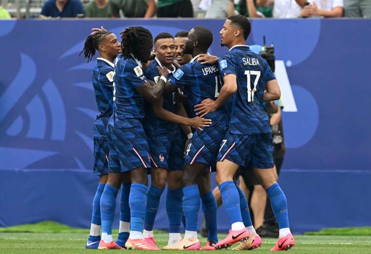 Mbappé anota y Francia ya piensa en la siguiente ronda