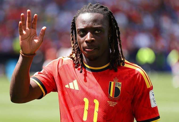 Defienden a Jeremy Doku tras salir del Mundial para acompañar el nacimiento de su hijo