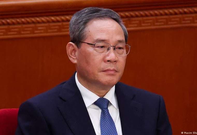 China insta a regular la inteligencia artificial antes de "perder el control"
