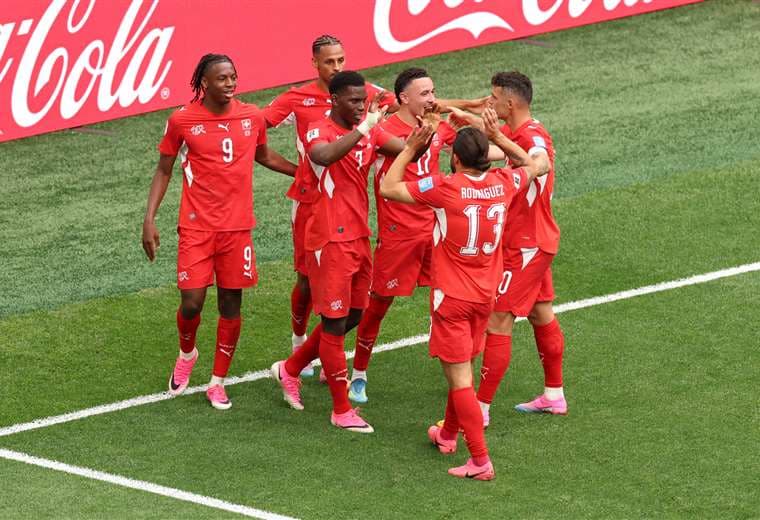 Grupo B: Suiza cerró líder, Canadá segundo y Bosnia debe esperar