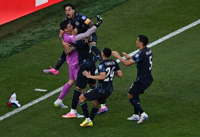 Paraguay sorprende y clasifica a octavos tras la primera definición por penales del Mundial