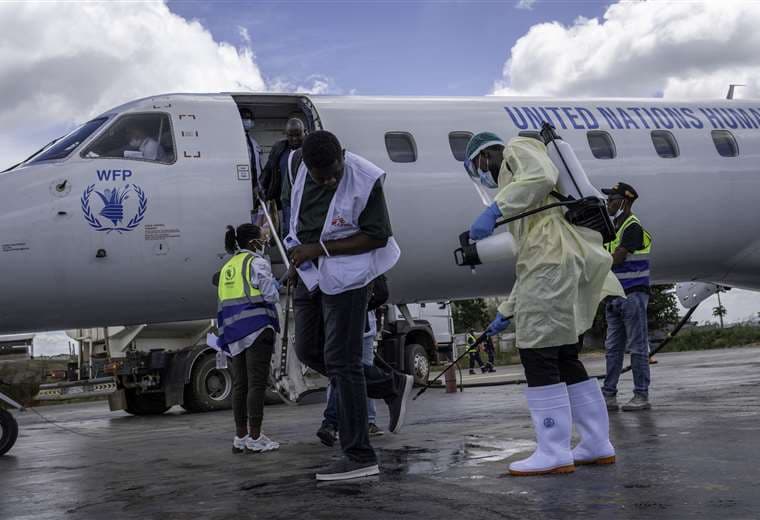 OMS y agencia de salud africana lanzan plan de $518 millones para combatir brote de ébola