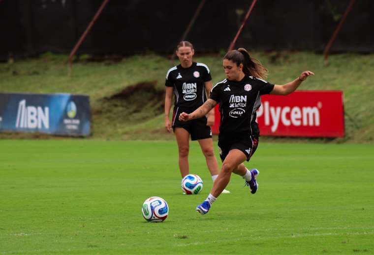 Entrenamiento Sele Femenina/Prensa FCRF