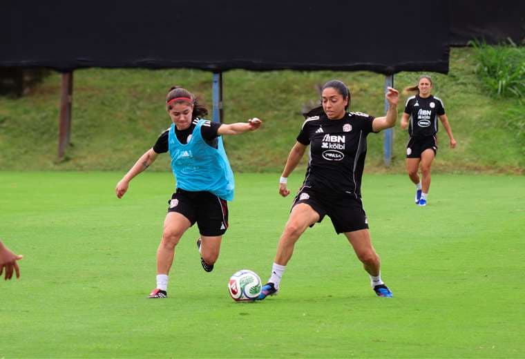 Entrenamiento Sele Femenina/Prensa FCRF