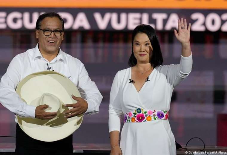 Reñida elección presidencial en Perú, resultado aún incierto