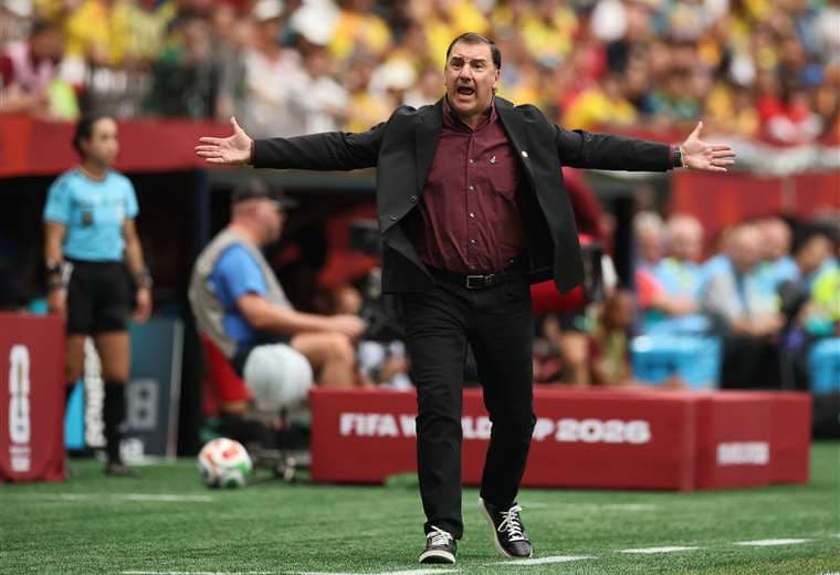 "Falta de gol" condenó a Colombia en el Mundial, dice técnico Néstor Lorenzo