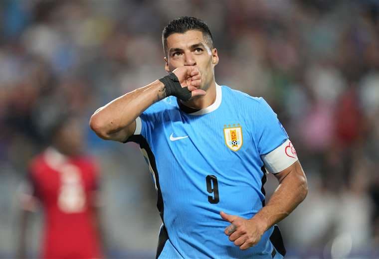 Uruguay logra el tercer lugar por la vía de los penales y con Suárez vestido de héroe