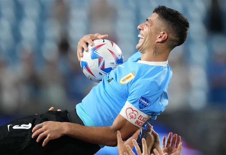 ¿La última bala? 'El Pistolero' Suárez y un gol con aroma a despedida
