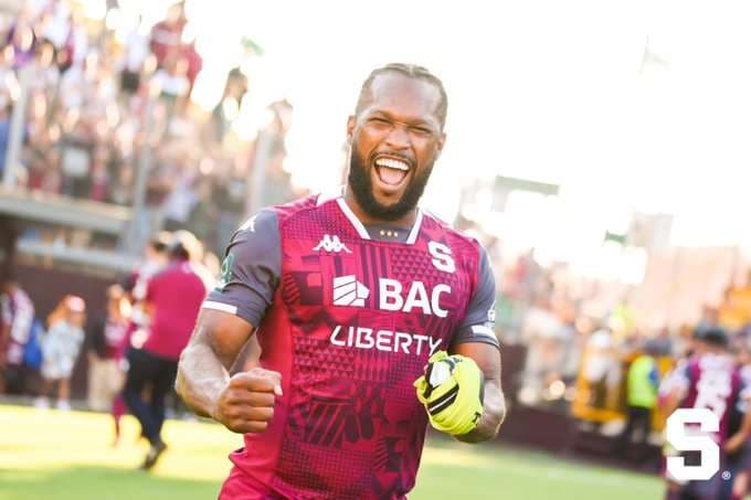 Kendall Waston: el defensor con cifra de goles de delantero