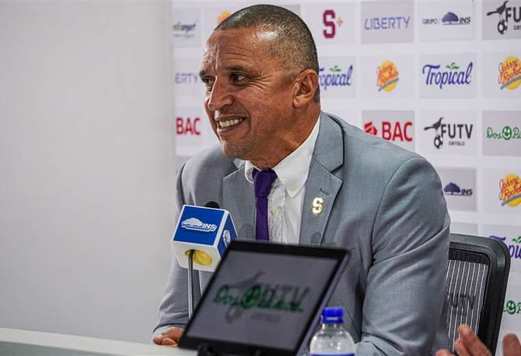 Lonnis a reunión permanente en Saprissa: 