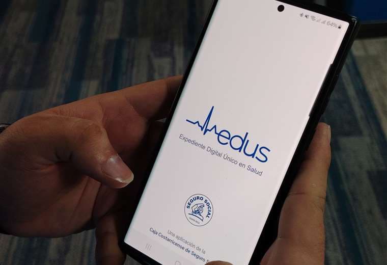 Madre denuncia que el EDUS registra citas de Geriatría a nombre de su hijo adolescente