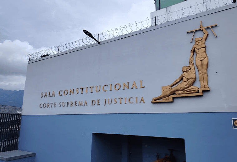 Sala IV admite recurso por falta de magistrados suplentes y pide explicaciones al Congreso