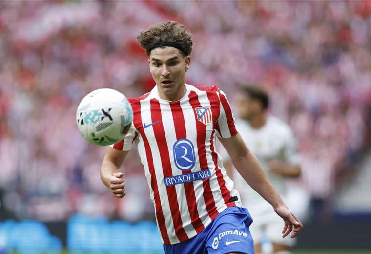 Simeone descarta la salida de Julián Álvarez y quiere construir el Atlético a su alrededor