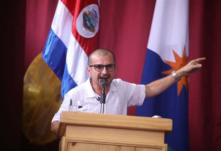 PLN denunciará a oficialista Ariel Mora por chiflidos a una de sus diputadas