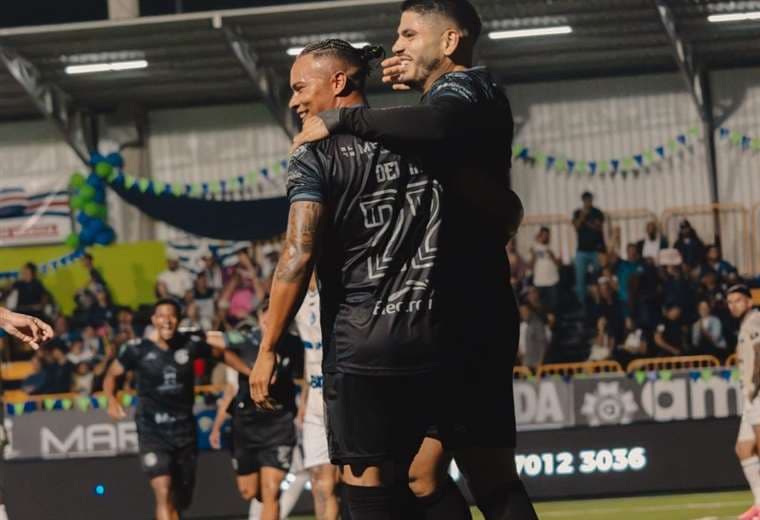 Sporting suma tres trabajados puntos en casa y es segundo sobre Cartaginés