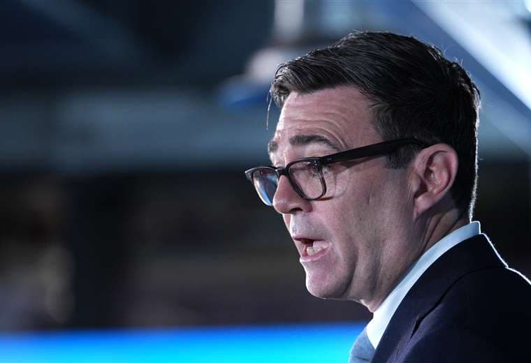 Dirigente británico promete publicar detalles de sus relaciones con el Manchester City