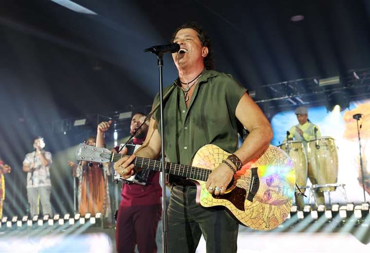 Carlos Vives y Yuri Buenaventura, en concierto en París para las víctimas del sismo en Colombia