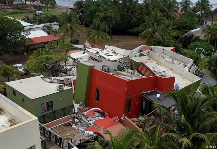 Panamá anuncia $61 millones para reparar hospitales dañados por sismo