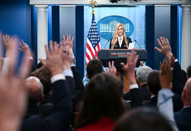 Nueva jefa de prensa de Trump admite que reprobó el examen de abogacía