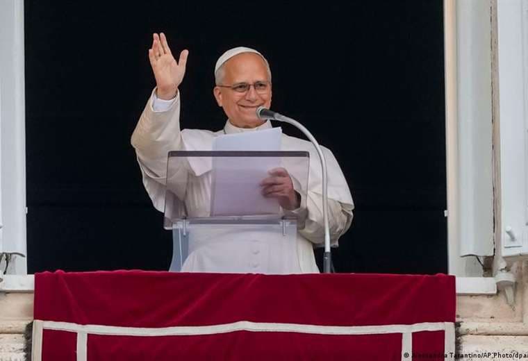 Papa saluda desde el Vaticano, por primera vez desde reciente operación de cáncer