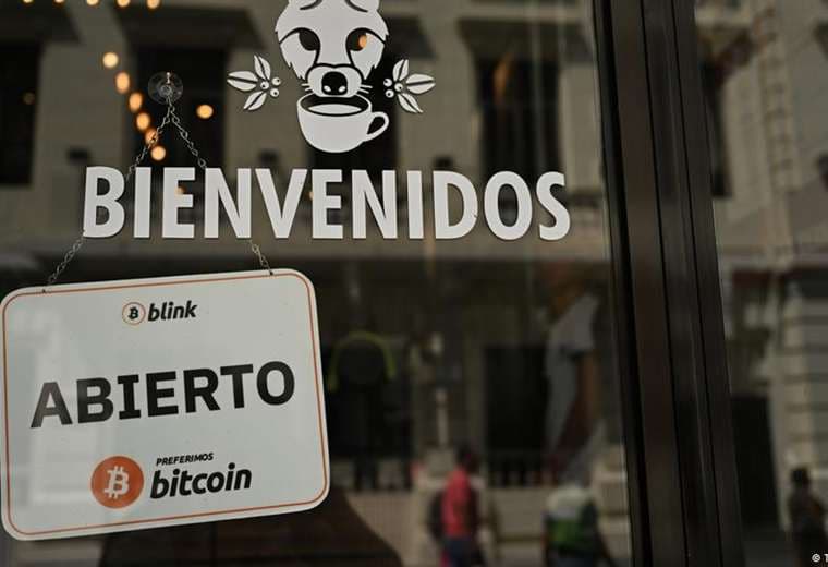 FMI libera $138 millones a El Salvador tras revisar su programa