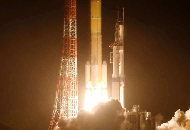 Japón lanza primera misión mundial a una luna de Marte