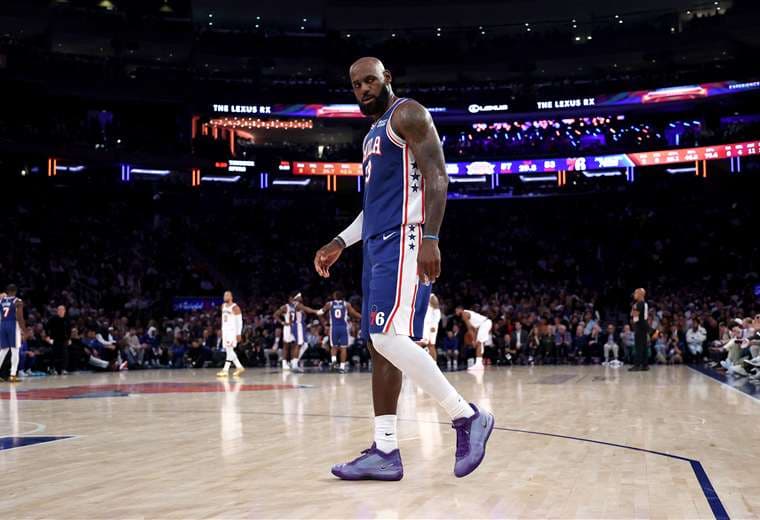 Trump arremete contra LeBron James por sus movimientos durante el himno de EE. UU.