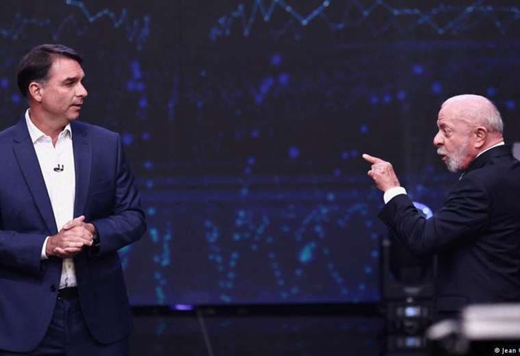 Brasil: Lula y Bolsonaro llegan parejos al balotaje, según sondeo