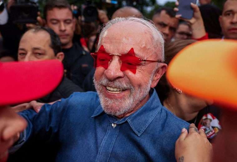Tres claves detrás de la histórica remontada electoral de Lula en Brasil