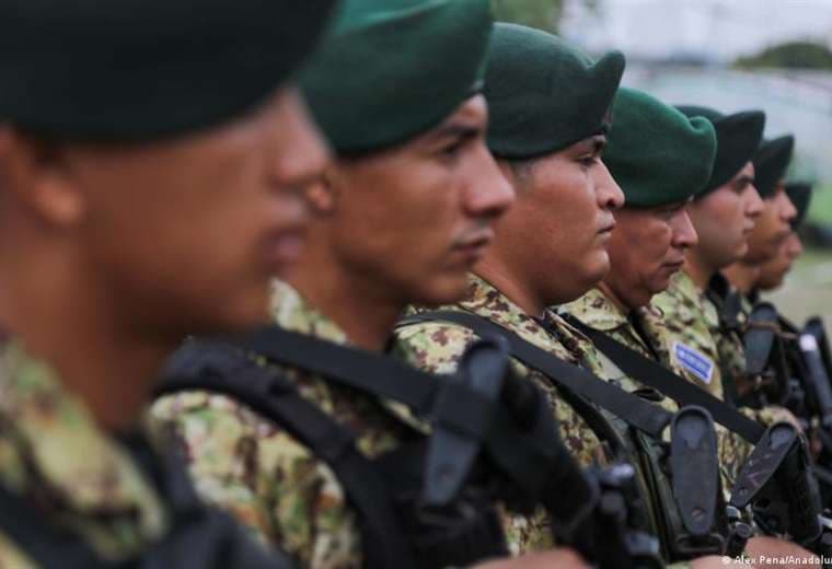 El Salvador envía más de 2.000 militares a misión de rescate en Haití