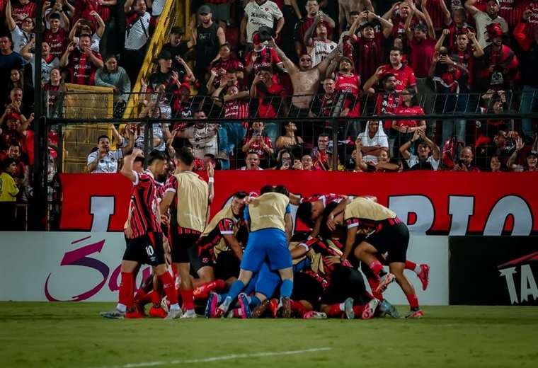 Alajuelense muestra su mejor versión y se cita con Cartaginés en la final de la Copa Centroamericana