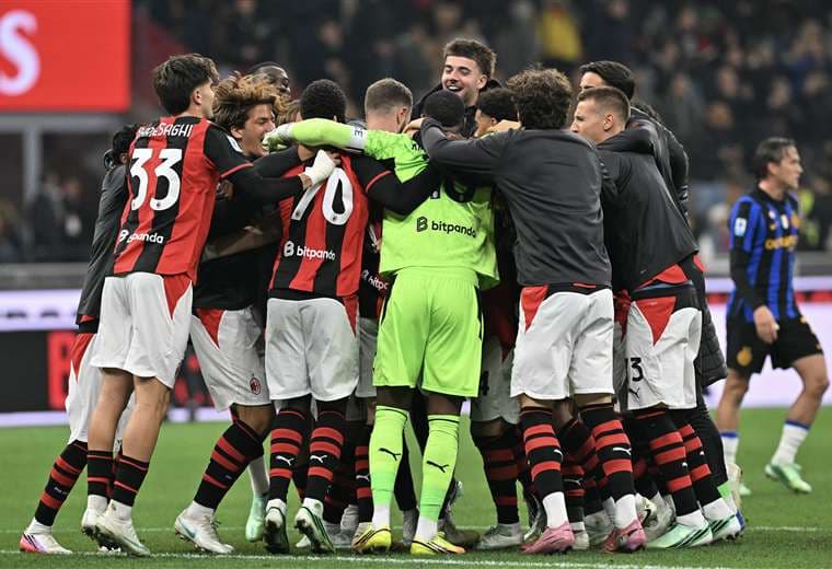 El Milan gana el derbi ante el Inter y deja a la Lazio como líder de la Serie A