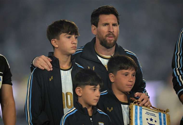 Messi dice adiós a Argentina en lágrimas y a pura emoción