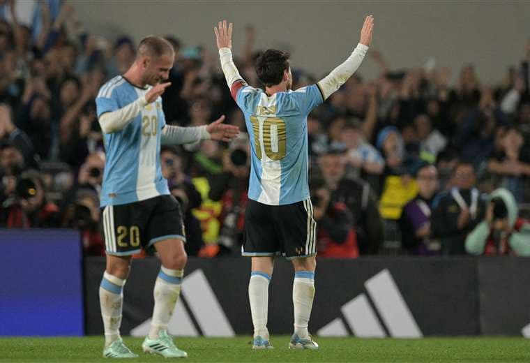 Messi se retira de Argentina con doble asistencia y gol en triunfo ante Benín