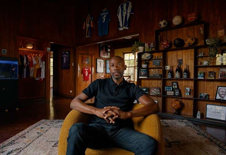Wanchope: "He entrado a vestuarios y están todos, o su gran mayoría, con el teléfono"