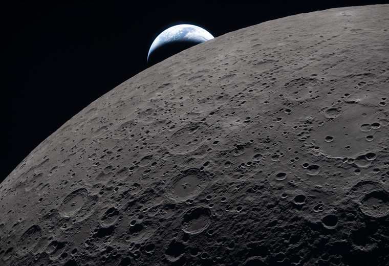 Una eventual colonia humana en la Luna agotaría el agua en solo 100 años