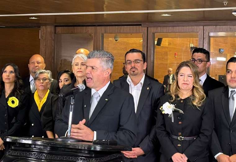 Oposición exige respuestas por presencia de extraditable en celebración de PPSO