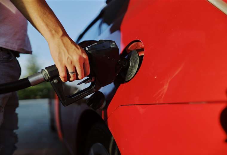 Aresep aprueba nuevo aumento de hasta ₡89 en los combustibles