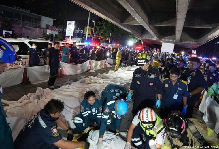 Al menos 27 muertos en incendio de un bar en Bangkok