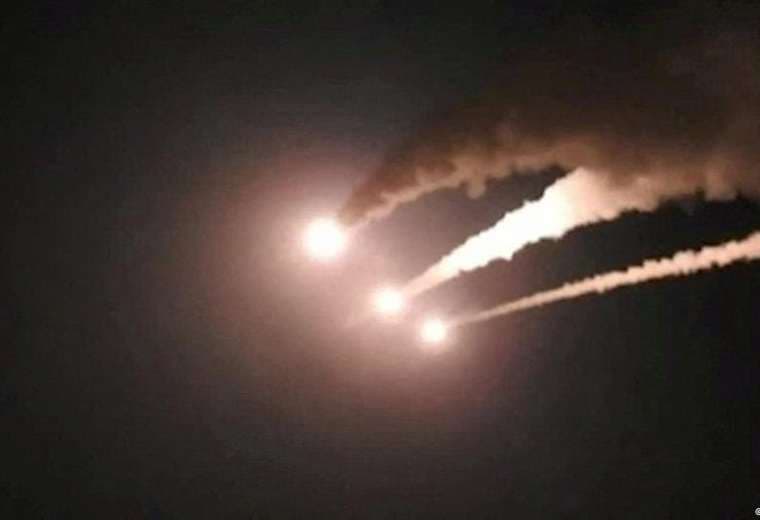 Irán confirma ataques a bases de EE. UU. en Jordania y Kuwait