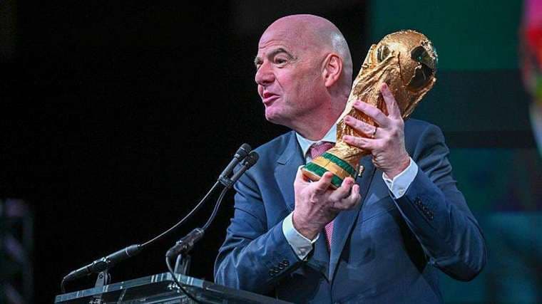 Quién es Gianni Infantino y cómo llegó a ser el hombre más poderoso (y polémico) del fútbol mundial