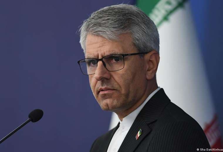 Irán afirma que continúan intercambios diplomáticos a través de mediadores con EE. UU.