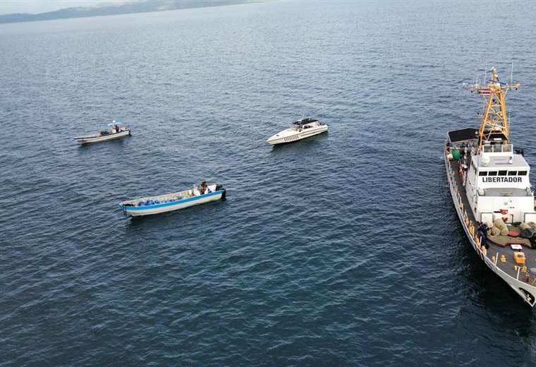 Guardacostas decomisa más de dos toneladas de cocaína en el Pacífico sur costarricense